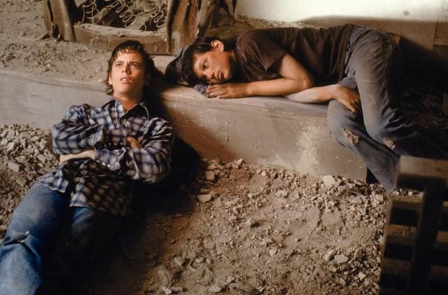 Ponyboy and Johnny go to Windrixville