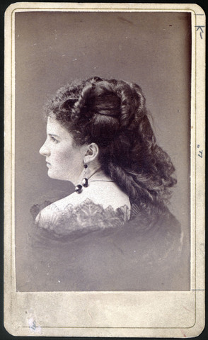 Carte-de-visite era started