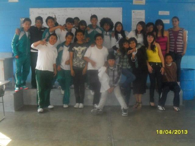 entre a la secundaria "Huemac no. 48" y ahy era muy feliz con mis calificaiones y mis amigos