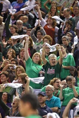 Welcomes 10 million fan