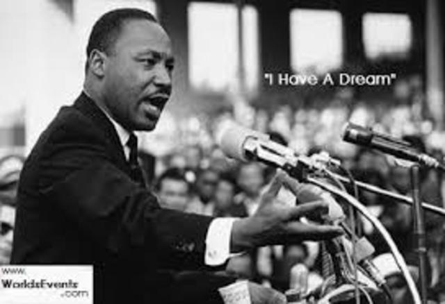 In washintin dc  at the lincoln memorial