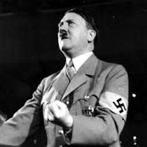 Hitler precisa sus fines políticos a los oficiales superiores.
