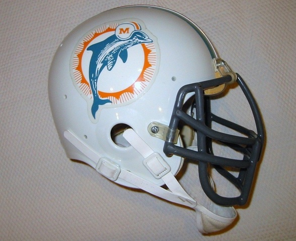 1970'S FOOTBALL HELMET