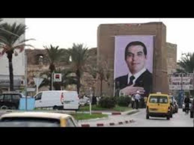 Ben Ali's announcement and Flee