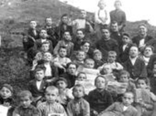 April 30 - May 20,1994 Jews are transported.