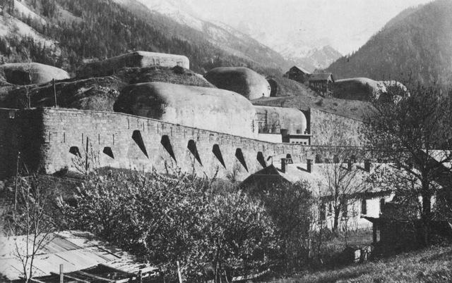 French construction of the Maginot Line