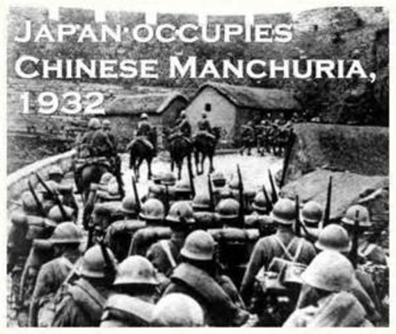 Japan invades Manchuria