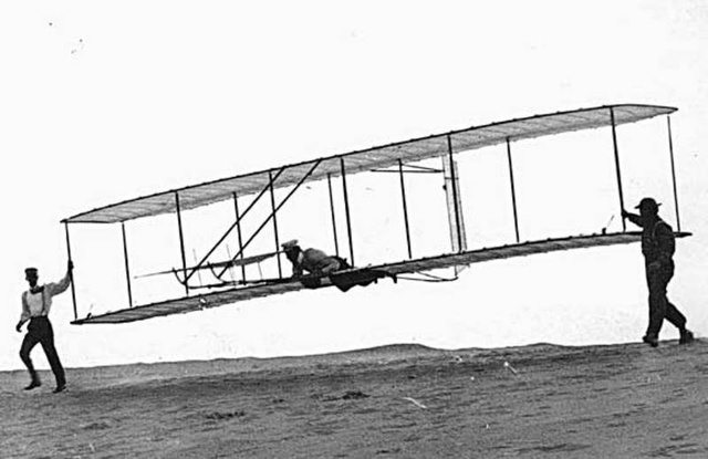 Eerste gemotoriseerde vlucht gebr. Wright