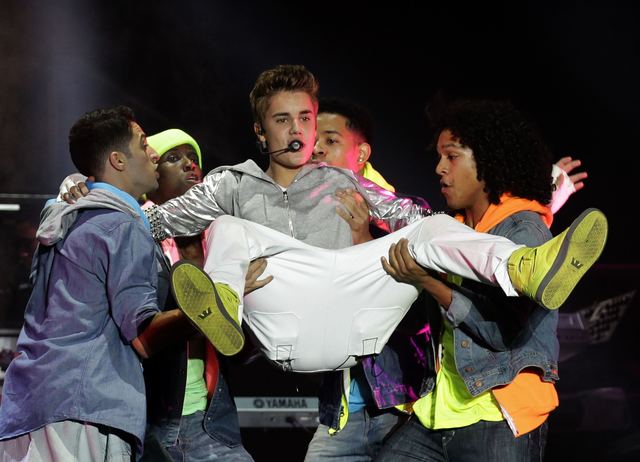 Bieber calls fan a 'beached whale'