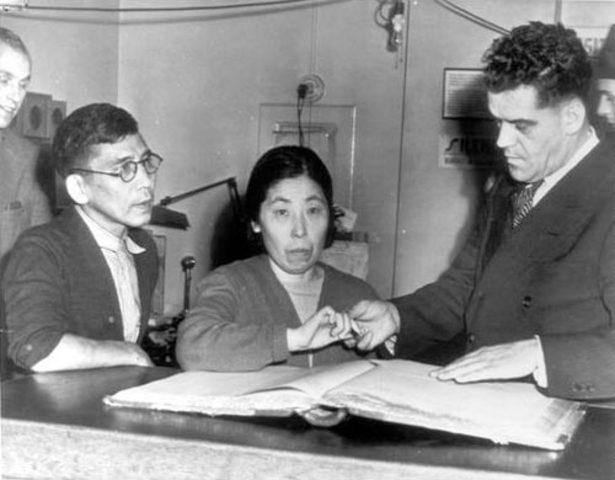 FDR signs Executive order 9066, beginning Japanese internment