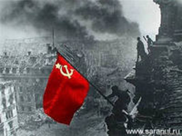 Die Sergeanten Militon Kantaria und Michail Jegorow hissten auf dem Reichstag das rote Siegesbanner. Und Adolf Hitler beging Selbstmord.