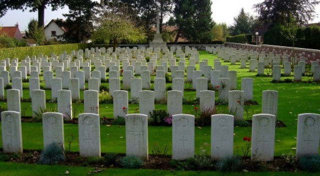 Kingsley Doyle dies.