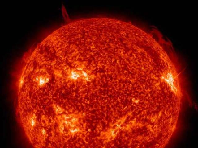 Pierre Janssen avastab päikesel heeliumi