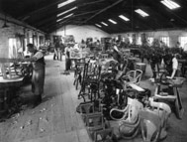 Primer silla hecha en produccion masiva