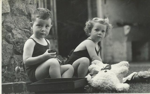 Heather and Howard born Wagga