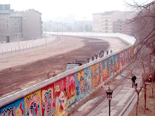 Constrution of the Berlin Wall