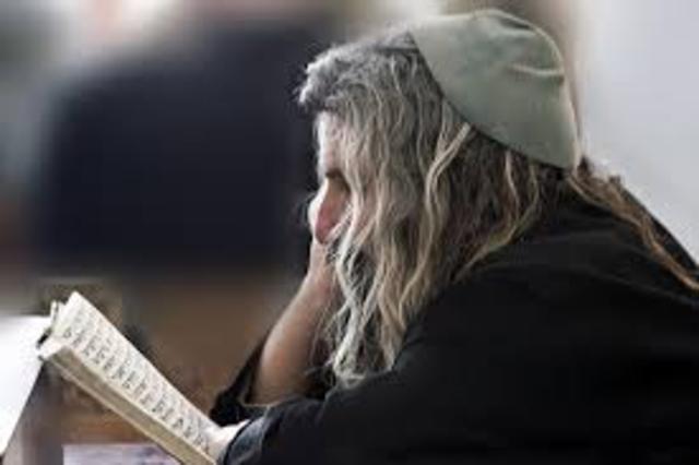 Elie begins studying the Kabbalah