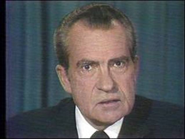 Nixon resigns