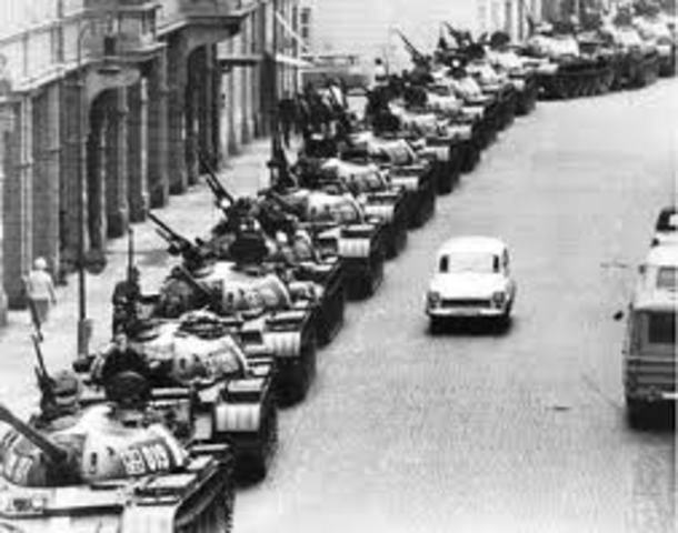 Tropas sovieticas invaden Checoslovaquia
