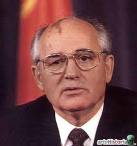 Mijaíl Gorbachov es nombredo jefe de la URSS