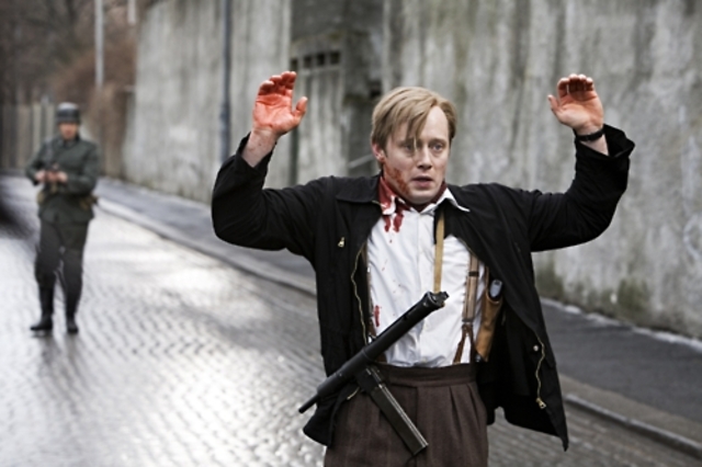 The last troops of the Afrika Korps surrender to the Allies