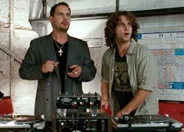 Illias versucht sich zu überzeugen Zinos.