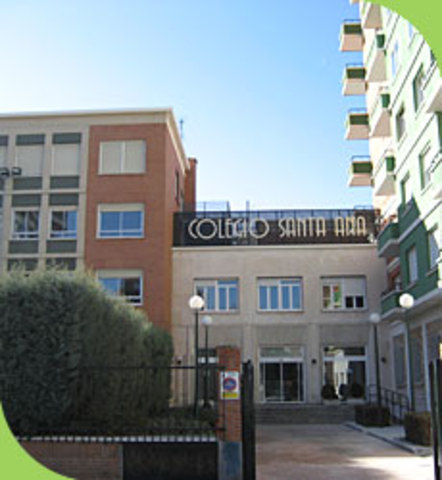 ● Jaume starts his Primary school .