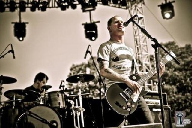 Junk Beer Kidnap Band is formed.