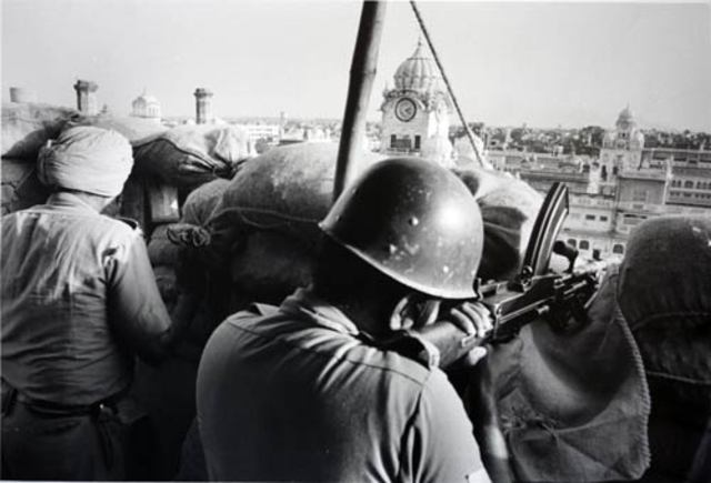 Tanks enter Golden Temple