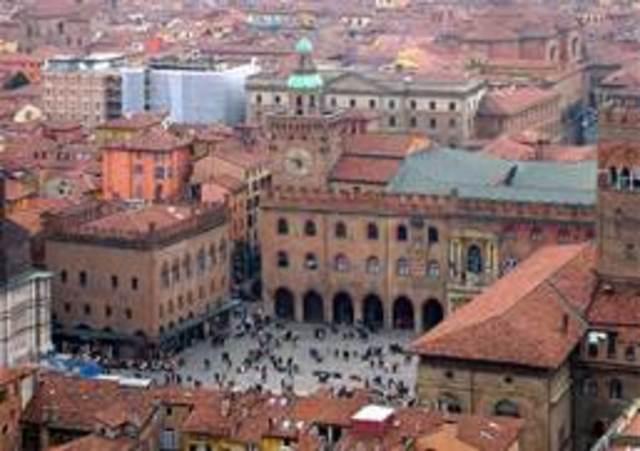 Universities Begin Developing in Bologna, Paris, and Oxford