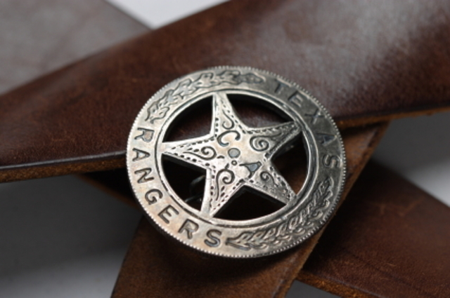 About 200 Tejano insurgents seize Howard and force him to sign away Zimpelman’s  salt rights.