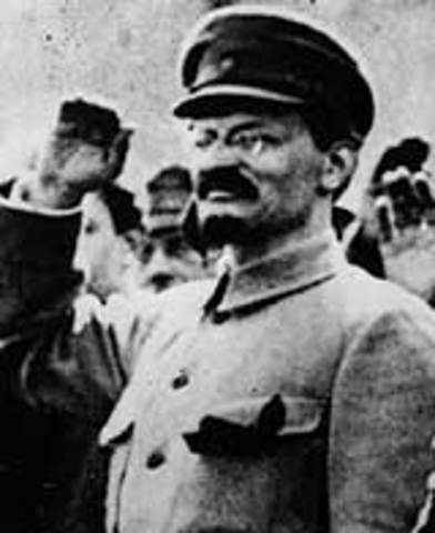 The new Russian government signs an armistice with Germany.