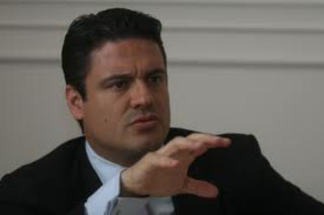 Aristóteles promete informe "muy austero y republicano"