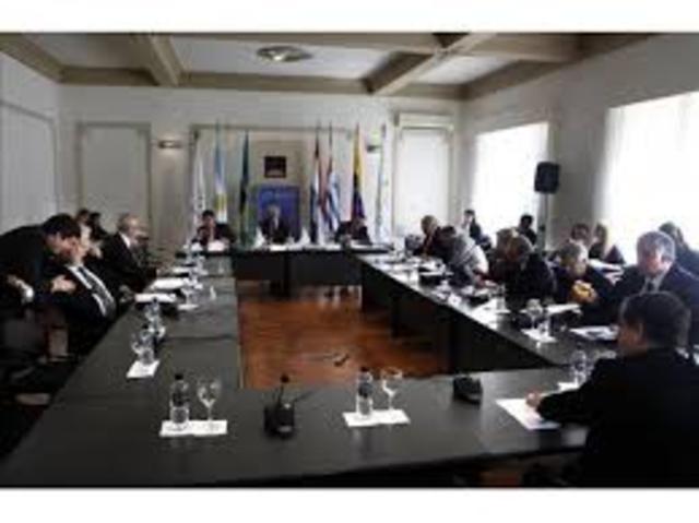 Se reune por primera vez un parlamento unificado