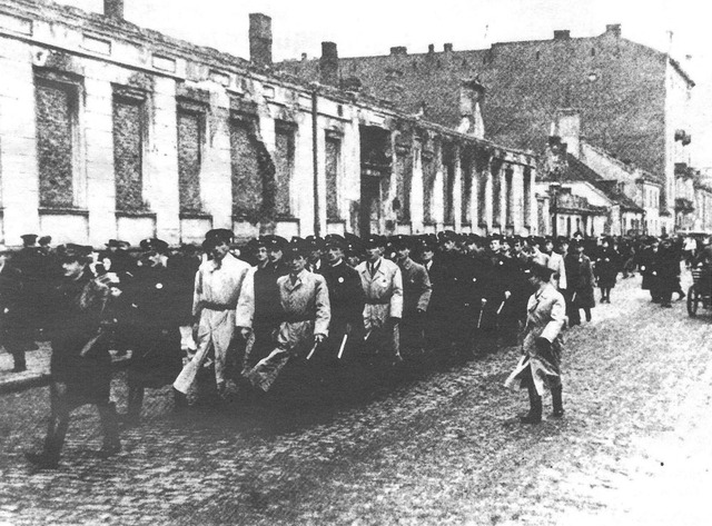 Warsaw Ghetto Uprising Begins
