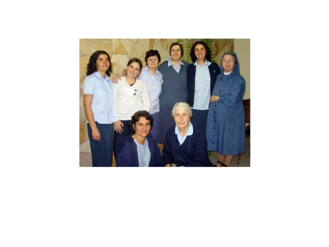 Hermanas de la Reina de los Apóstoles