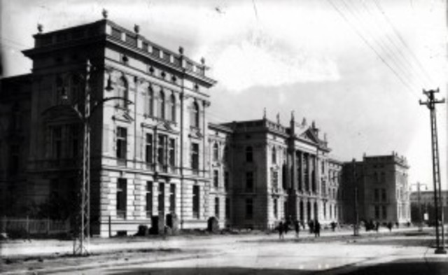 Дипломирао на Архитектонском факултету