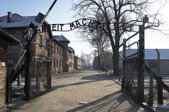 Ouverture du camp d'Auschwitz