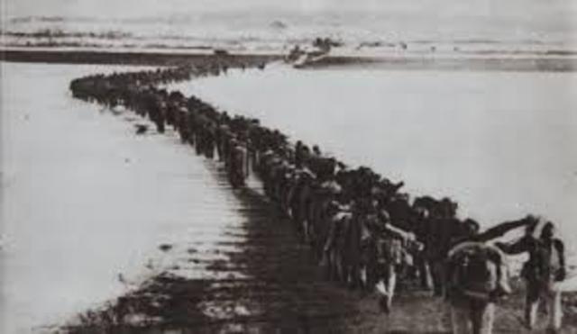 Chinese troops cross Yalu River