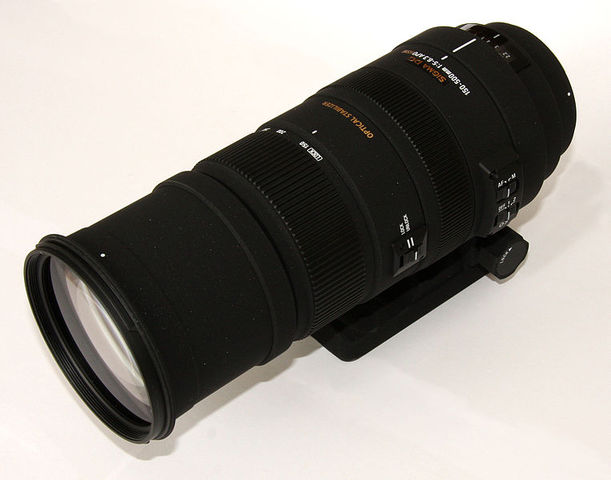 First telephoto lens created