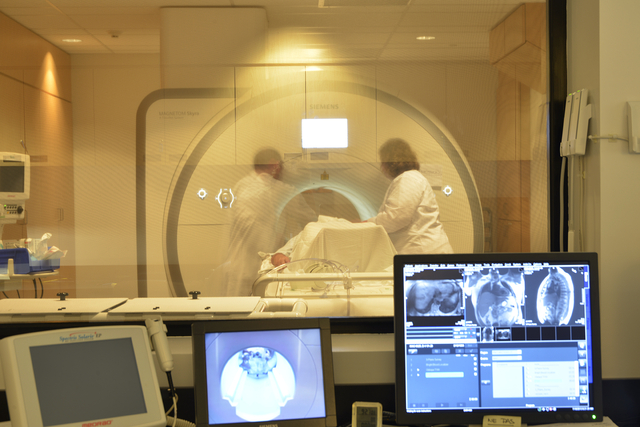 Installation d'un appareil de résonance magnétique cardiovasculaire 3 Tesla