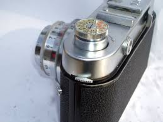 35mmCAMERA WAS RELEASED / KODACHROME FILM WAS RELEASED