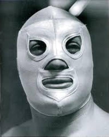 El santo is born