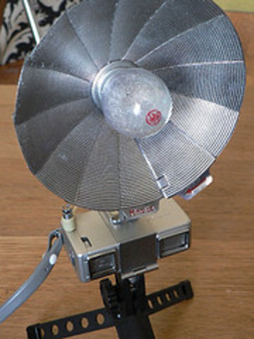 Flashbulb was invented.