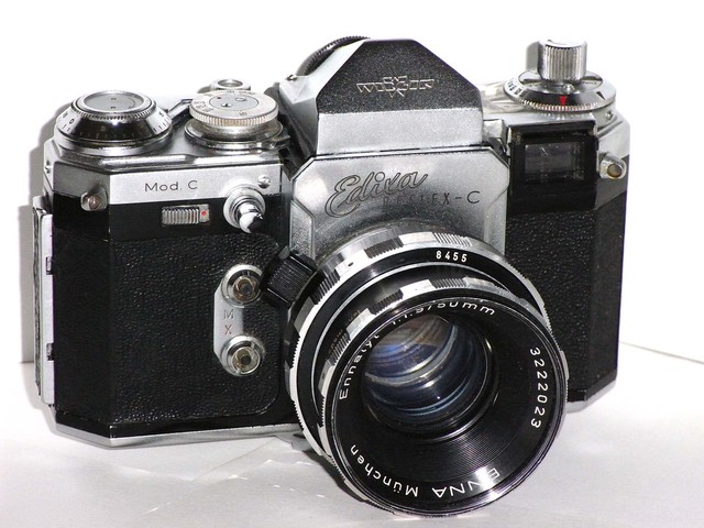 Reflex camera appeared