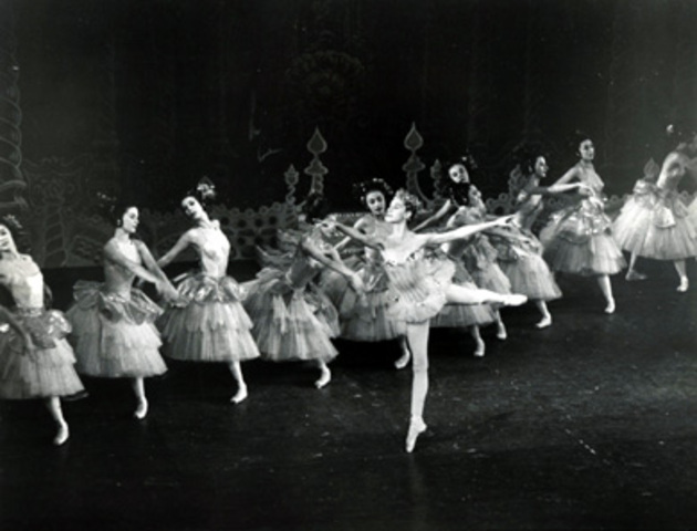 Balanchine does Nutcracker