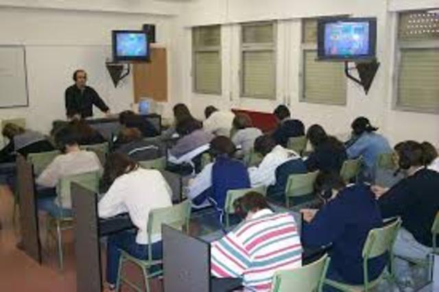 INCORPORACIÓN DE TELEVISIÓN, CINE  y AUDIO EN EL AULA