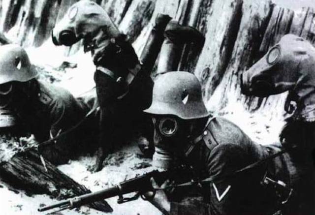 Els alemanys utilitzen gassos en Ypres