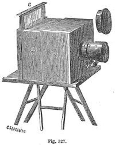 Louis Daguerre precenta en paris un nuevo aparato mediatico, el daguerrotipo.