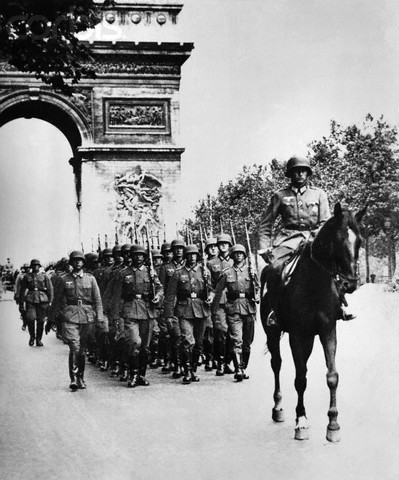 England and France declare war on Germany.